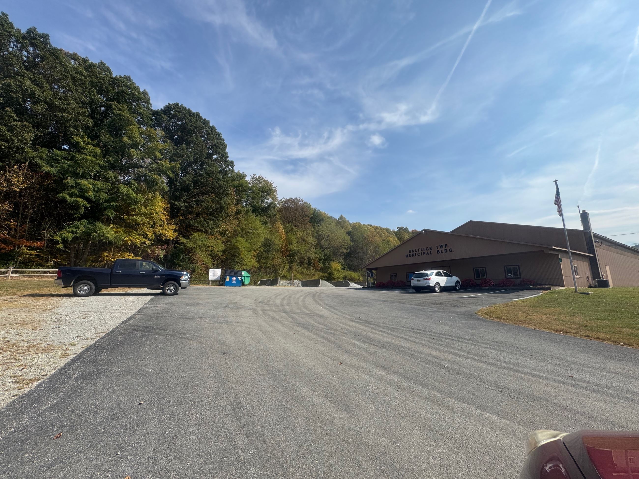 Saltlick entrance to grounds and parking